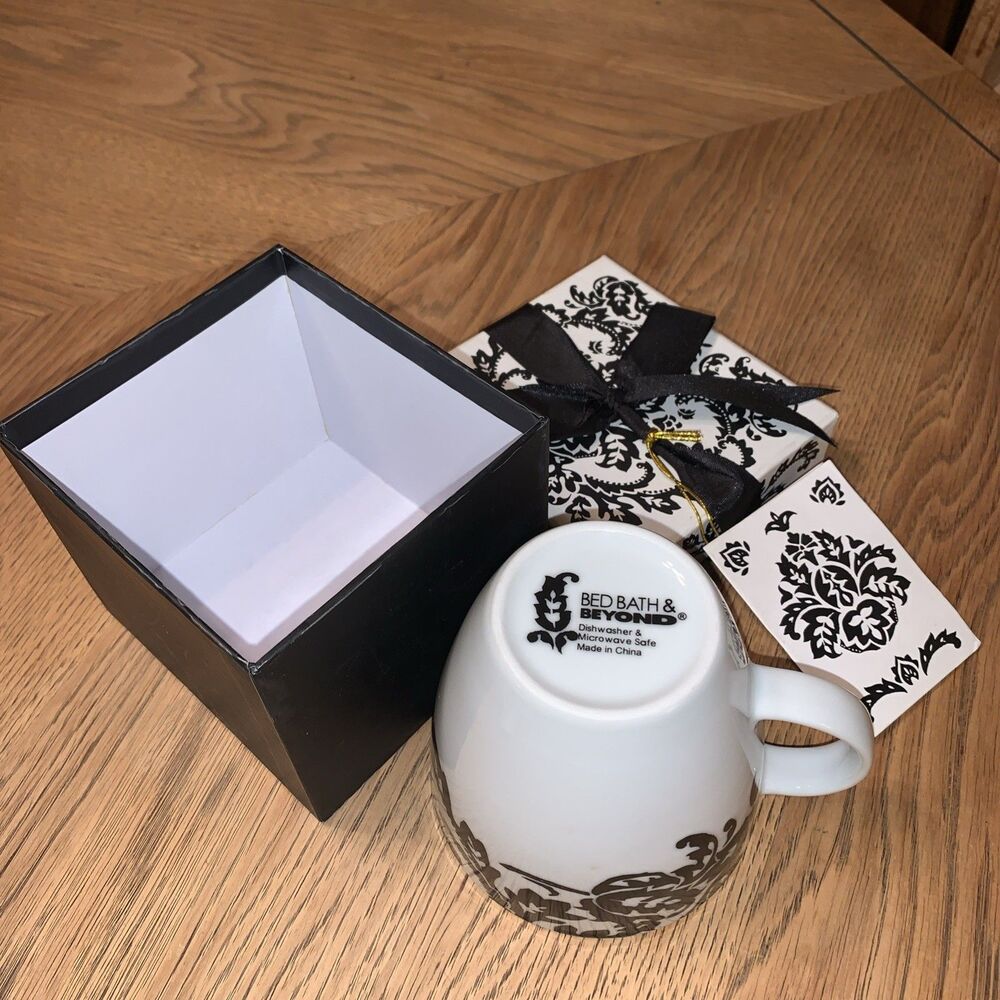 NIB Bed, Bath & Beyond “Versailles'' Porcelain Damask Coffee Tea Cup Mug